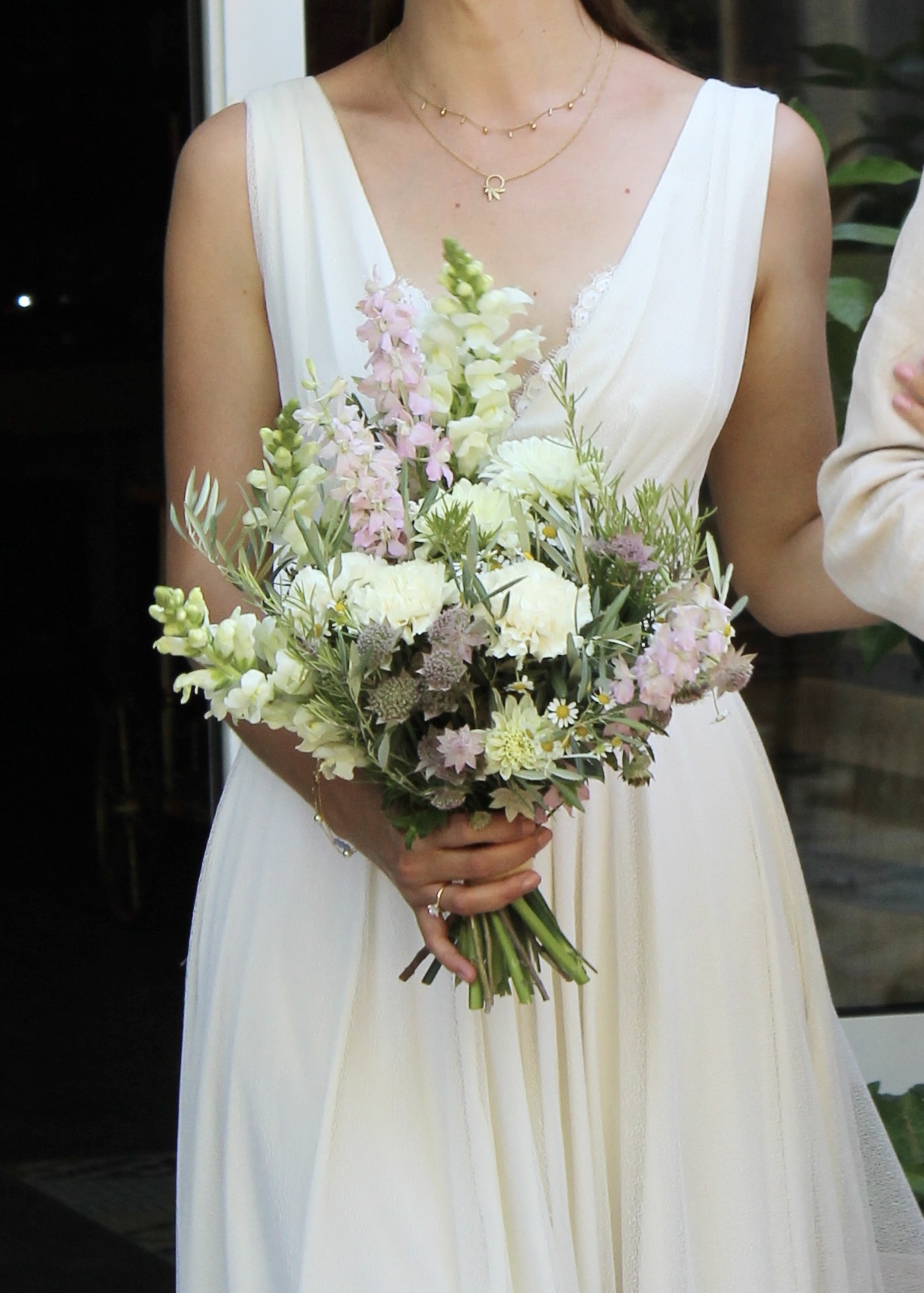 Photo bouquet de mariée en fleurs séchées